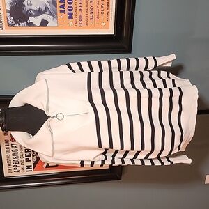 HOOKLZO Black and White Striped Knit Zippered Pullover Sweater Medium